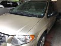 2006 Chrysler Town and Country AT Beige -1