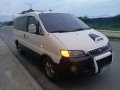 Hyundai Starex 2001 MT White For Sale-1