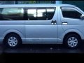 Toyota Hiace Commuter-0