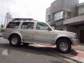 Ford Everest 4x4-1