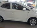 Hyundai Eon 2017 white for sale-5