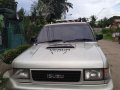 Isuzu Trooper-1