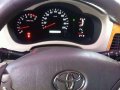 Toyota innova 2010 V-4