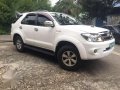Toyota Fortuner G Gas 2005 White For Sale-0