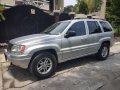 SUV Jeep Cherokee Laredo-2