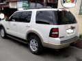 Ford Explorer Automatic 2009 White For Sale-1