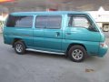 2010 nissan urvan shuttle-4