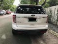White Ford Explorer Limited 3.5L 4X4-3