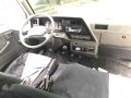 2004 Nissan Urvan Escapade 2.7 MT White -4