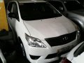 Toyota Innova 2016 van white for sale -2