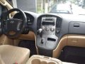 2013 Hyundai Grand Starex VGT Gold-8
