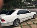 1999 Mercedes Benz E 240 2.4 V6 AT White  -10