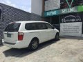 2011 Kia Carnival EX LWB A/T White For Sale-10