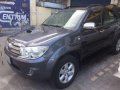 Toyota fortuner V 4x4 matic good as new for sale -0