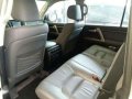 2011 Land Cruiser 200 diesel local 25tkm for sale-3