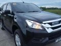 For sale 2015 model Isuzu Mux Ls mt 4x2-2
