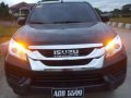For sale 2015 model Isuzu Mux Ls mt 4x2-1
