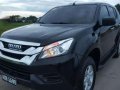 For sale 2015 model Isuzu Mux Ls mt 4x2-0