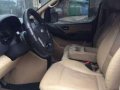 Hyundai Grand Starex gold 2011 very fresh for sale -4