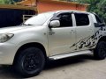 Toyota hilux E 2011 truck white for sale -10