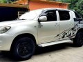 Toyota hilux E 2011 truck white for sale -2