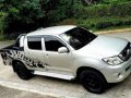 Toyota hilux E 2011 truck white for sale -0