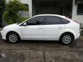 Ford Focus 2008 sedan white for sale -1