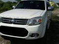 Ford Everest 2014 MT White SUV For Sale-1