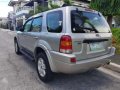 Ford Escape 2004 XLT 30 V6 Automatic Top of the Line 4x4 for sale-3