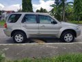 Ford Escape 2004 XLT 30 V6 Automatic Top of the Line 4x4 for sale-6
