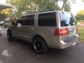 Lincoln Navigator Ford Expedition-2