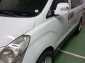 Hyundai Grand Starex Gold Van for sale-2