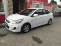 Hyundai accent cvvt gas automatic top of the line 2011-1