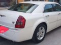 Chrysler 300c Matic White Sedan For Sale-3