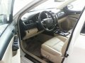 Toyota Camry 2017 White for sale-9