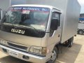 Isuzu elf closevan surplus japan-0