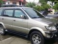 Isuzu sportivo-5