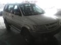 White for sale Isuzu Crosswind 2005-0