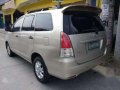 Toyota Innova E AT 2011 Beige For Sale -1