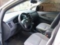 Toyota Innova E 2012-5