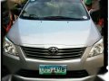 Toyota Innova E 2012-0