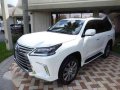 Lexus LX 570 2017 White AT For Sale -0
