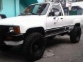 1985 Toyota Hilux 22R MT White For Sale -0