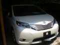 Toyota Sienna 2017 WHITE FOR SALE-0
