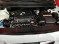 Hyundai accent cvvt gas automatic top of the line 2011-9