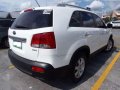 Push Button.Top of D Line.7Seater Kia Sorento EX 6Speed AT Diesel 2F4U-1