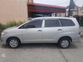 Toyota innova 2.5 E Diesel 2012-1