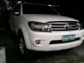 FOR SALE WHITE Toyota Fortuner 2009-1