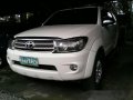 FOR SALE WHITE Toyota Fortuner 2009-4