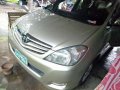 Toyota Innova G Gas manual transmission 2009 model-0